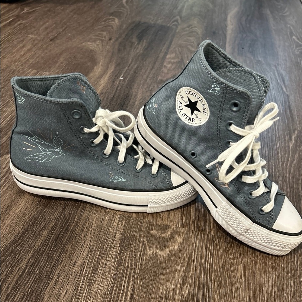 Platform Converse - image 1